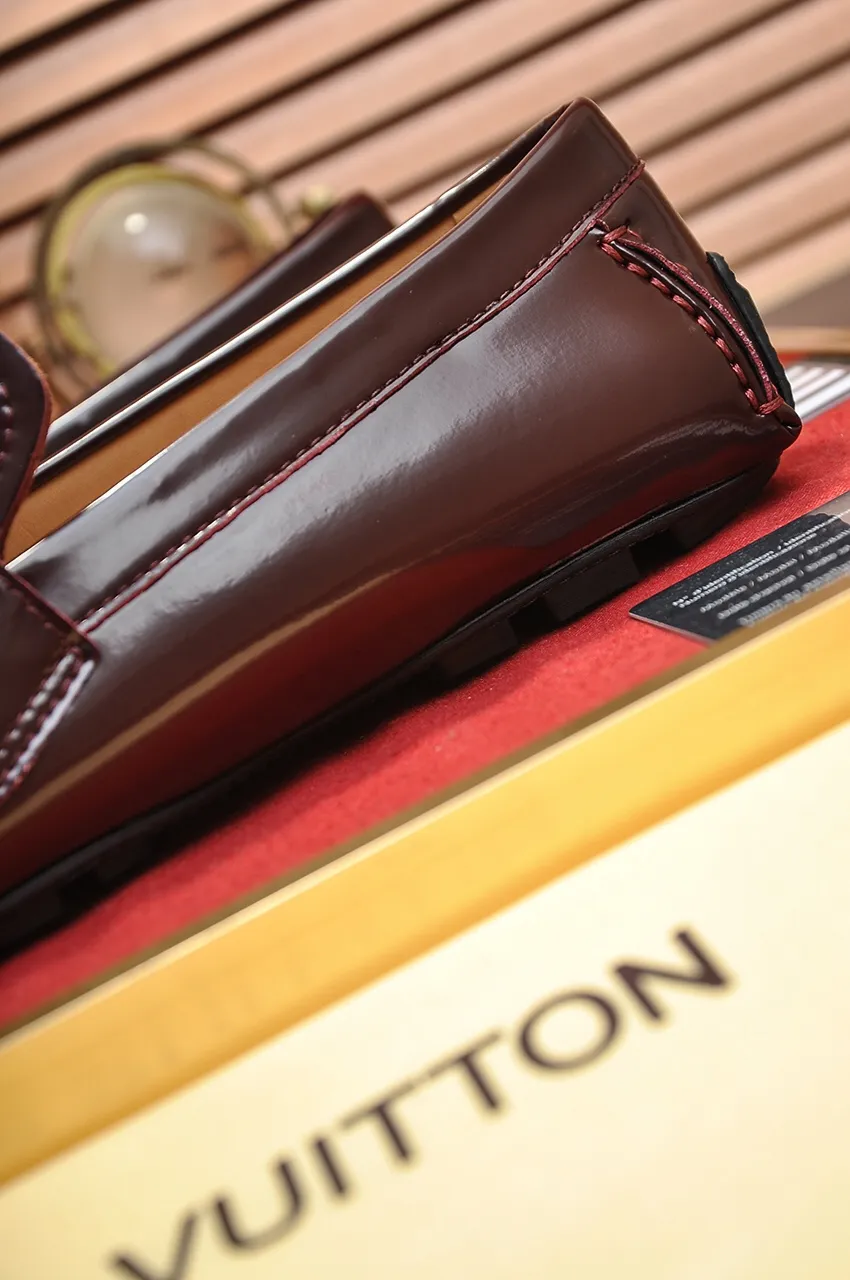 Men's men's shoes 💰420💶 [LV Doudou shoes] (water-dyed cowhide lining) new model is on the market, available on the official website. The new Doudou shoes are processed into single-color materials, and the uppers are made of imported horsehide leather. The body of the shoe is fully hemmed with mark thread, and is lined with imported original cowhide leather. The elegant shoe shape is super suitable for all-matching, and the size is 38-44.